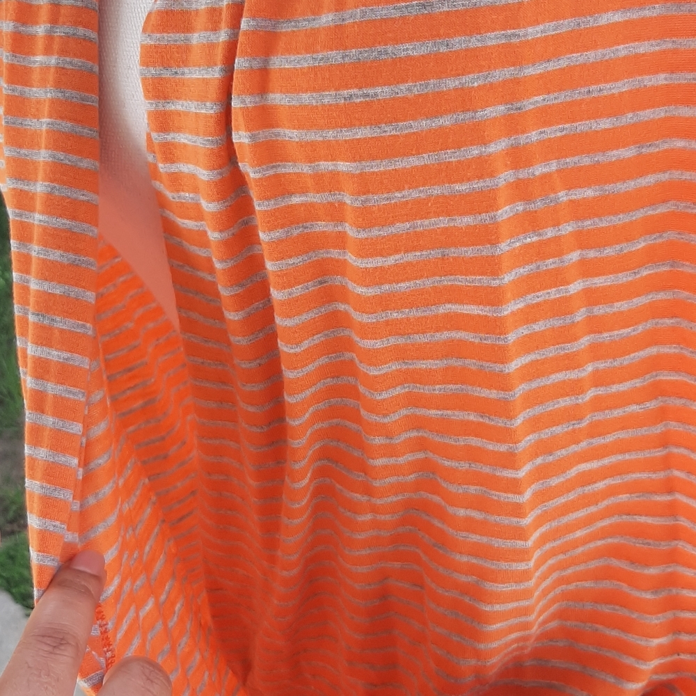 Sofia Vergara Open Front Top - Picture 7 of 8